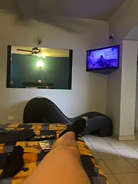 cornewee20 online show from April 30, 2026, 6:03 pm