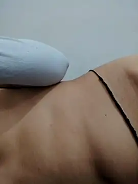 Student girl00 online show from April 30, 2026, 4:57 pm