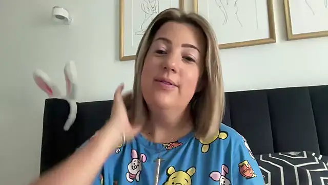 Snapshot of annabellewarick chatting on June 4, 2026, 6:19 am annabellewarick online show from June 4, 2026, 6:19 am