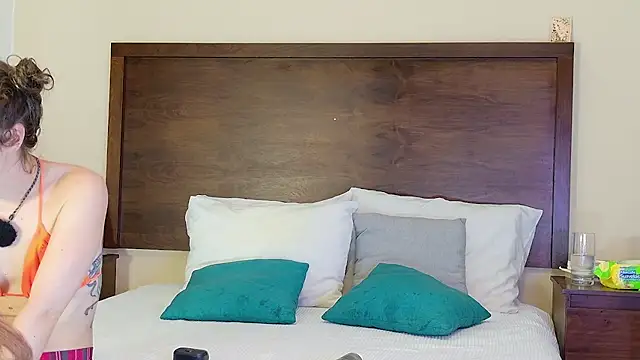 Flora-Sweetflow online show from March 14, 2026, 1:34 am