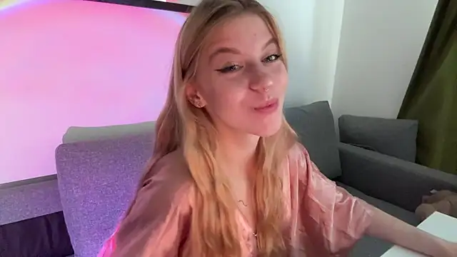 Fanny Fresh online show from May 10, 2026, 8:08 am