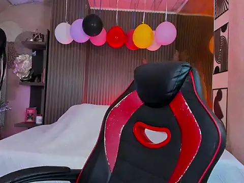 ZaraLuciana online show from April 20, 2026, 11:13 am