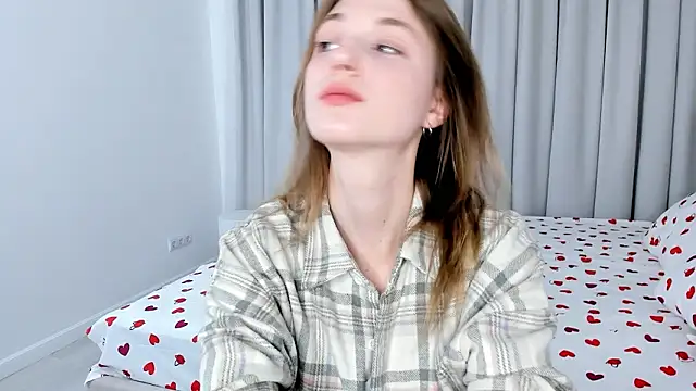 ErinnPieloch online show from March 15, 2026, 7:42 pm