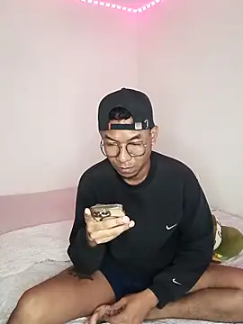 boyctg9797 online show from March 13, 2026, 5:19 pm