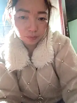 Yellow-pink online show from April 1, 2026, 11:11 am