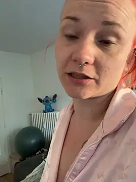 Fiebie licious  online show from April 30, 2026, 4:30 am