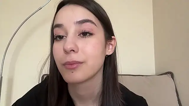 AdeleVelvet online show from March 10, 2026, 9:25 am