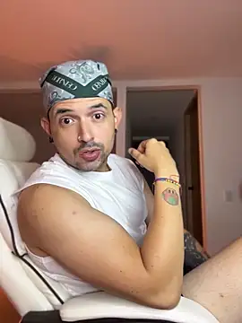 TroyeSavage online show from April 15, 2026, 10:33 am