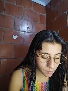 Snapshot of Amanda_x1 chatting on May 26, 2026, 7:43 pm Amanda x1 online show from May 26, 2026, 7:43 pm
