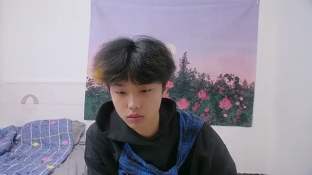 icecream-002 online show from April 10, 2026, 11:15 am