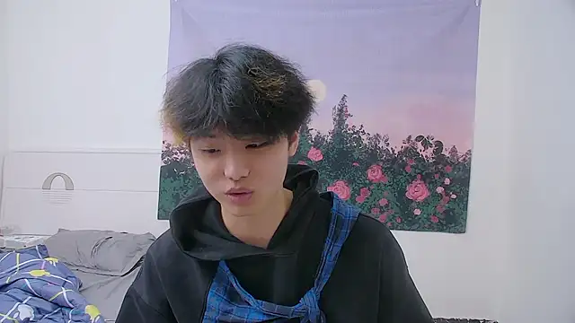 icecream-002 online show from April 11, 2026, 11:42 pm