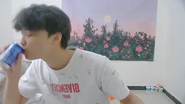 icecream-002 online show from May 19, 2026, 11:49 am