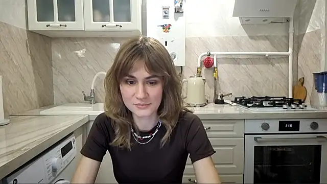 ElenoreHolguin online show from April 3, 2026, 6:39 pm