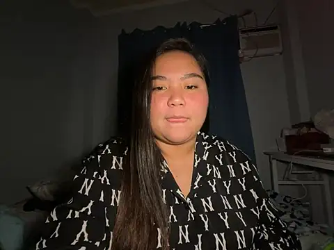 chubby hotladyjes online show from May 6, 2026, 2:00 pm