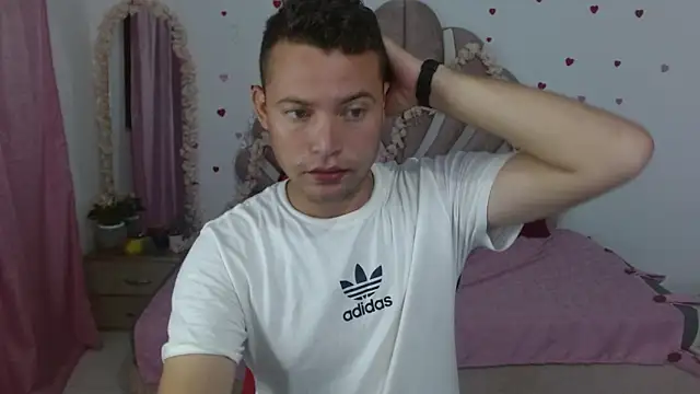 Snapshot of sven_fox723 chatting on June 8, 2026, 12:38 pm sven fox723 online show from June 8, 2026, 12:38 pm