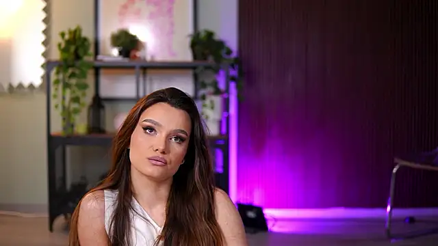 Lena Laurent online show from March 13, 2026, 10:22 am