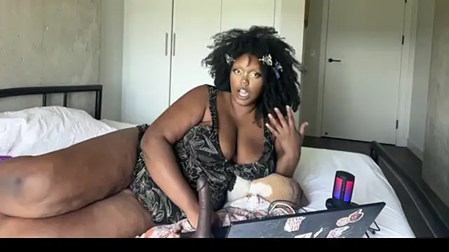 Snapshot of juicy_janet chatting on July 23, 2026, 5:44 pm juicy janet online show from July 23, 2026, 5:44 pm