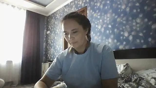 Alisa07qw online show from June 1, 2026, 5:31 am
