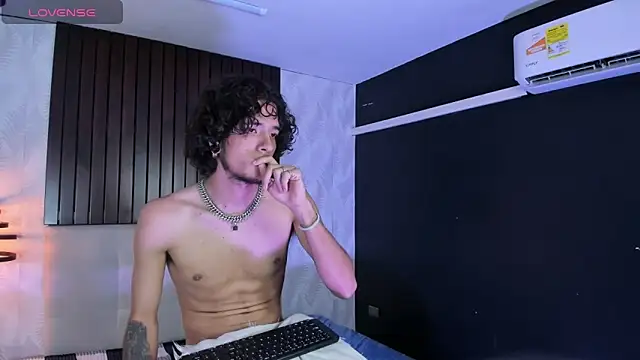 Skinny Mac online show from April 16, 2026, 9:39 pm