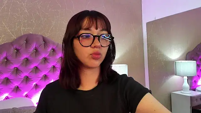 LilithBluum online show from April 17, 2026, 11:46 am