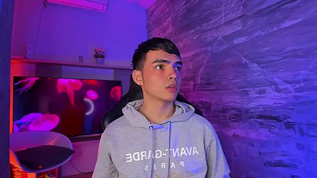 NicoKinggs  online show from April 9, 2026, 1:16 pm