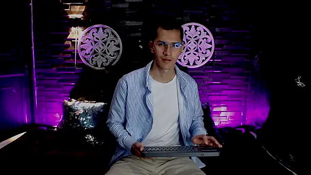 MilanDavid1 online show from March 23, 2026, 5:28 pm