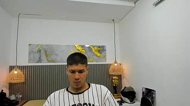Snapshot of AlessandroFranco chatting on June 19, 2026, 1:26 pm AlessandroFranco online show from June 19, 2026, 1:26 pm