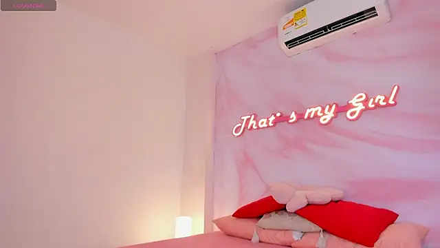 Snapshot of Adalyn_Cute chatting on July 18, 2026, 11:47 am Adalyn Cute online show from July 18, 2026, 11:47 am