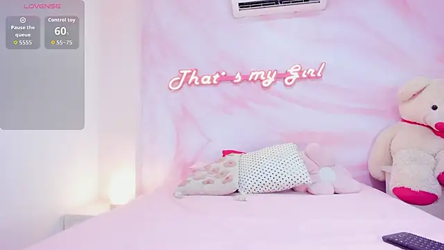 Snapshot of Adalyn_Cute chatting on August 3, 2026, 11:48 am Adalyn Cute online show from August 3, 2026, 11:48 am