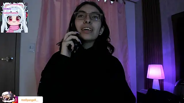 Snapshot of Molly_A chatting on April 21, 2026, 2:45 pm Molly A online show from April 21, 2026, 2:45 pm