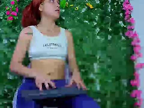 Snapshot of asshoney_Abby chatting on April 30, 2026, 1:12 am asshoney Abby online show from April 30, 2026, 1:12 am