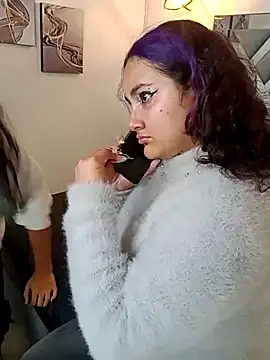 Liily Foxxy online show from April 17, 2026, 10:51 am