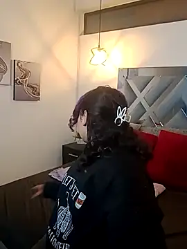 Liily Foxxy online show from April 21, 2026, 10:43 am