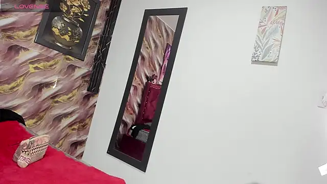 Lunaawhitee online show from April 28, 2026, 3:11 am