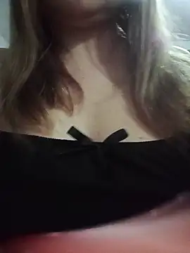 jennyyhottt online show from July 8, 2026, 7:40 pm