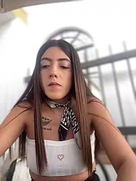 Electra Pinkk online show from April 4, 2026, 1:52 pm