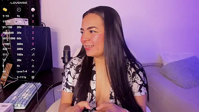 sumersunsett online show from June 25, 2026, 2:33 am