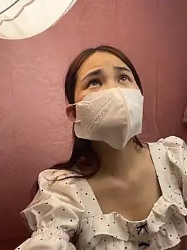 Emma 2603 online show from April 3, 2026, 1:42 pm