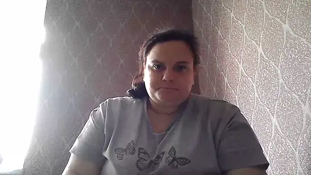 DollyGersonn online show from June 19, 2026, 5:56 am
