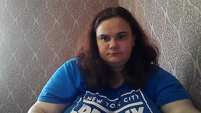DollyGersonn online show from July 10, 2026, 4:42 pm