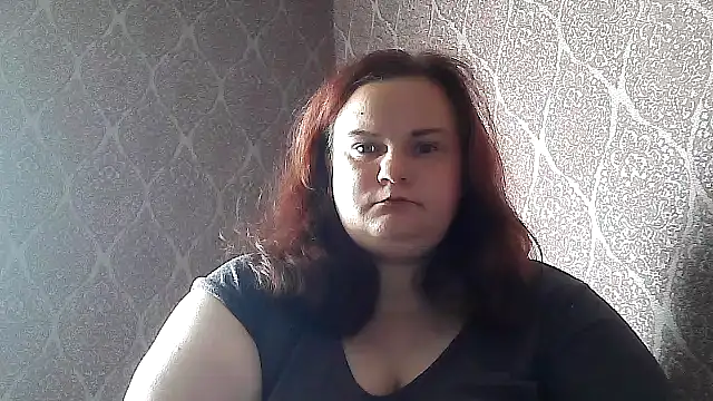 DollyGersonn online show from July 27, 2026, 6:42 am
