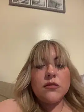 Jewelsbby93 online show from April 4, 2026, 6:55 am