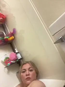 Jewelsbby93 online show from April 6, 2026, 4:46 am