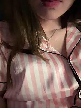 Snapshot of Cum-withyou chatting on May 2, 2026, 7:52 pm Cum-withyou online show from May 2, 2026, 7:52 pm