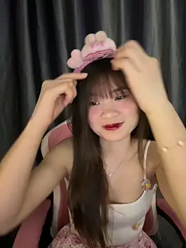 Snapshot of Cum-withyou chatting on May 3, 2026, 5:19 pm Cum-withyou online show from May 3, 2026, 5:19 pm