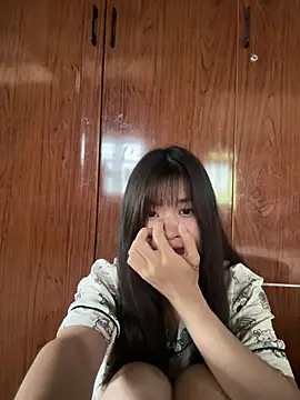 Snapshot of Cum-withyou chatting on July 6, 2026, 6:32 am Cum-withyou online show from July 6, 2026, 6:32 am