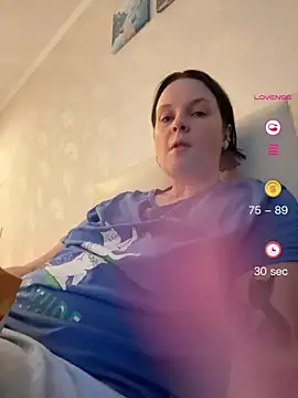 Snapshot of HubbaBaby chatting on May 27, 2026, 4:15 pm HubbaBaby online show from May 27, 2026, 4:15 pm