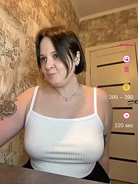 Snapshot of HubbaBaby chatting on June 3, 2026, 5:51 pm HubbaBaby online show from June 3, 2026, 5:51 pm