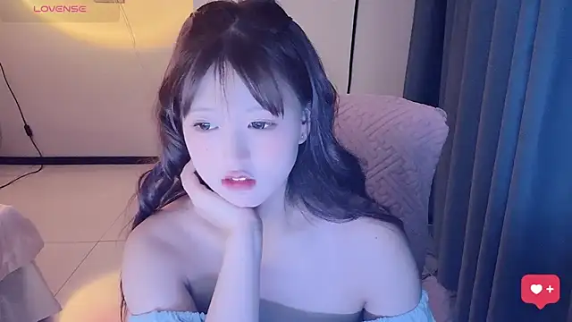 Snapshot of winnie-ww chatting on May 11, 2026, 10:43 am winnie-ww online show from May 11, 2026, 10:43 am