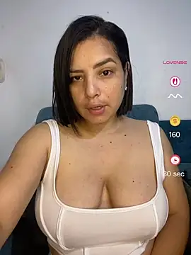 Kira33  online show from April 27, 2026, 12:14 pm